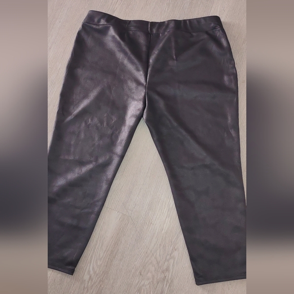 Ashley Stewart Plus Size 30/32 Full On Pants Faux Leather New With Tags 29"L - Picture 1 of 9